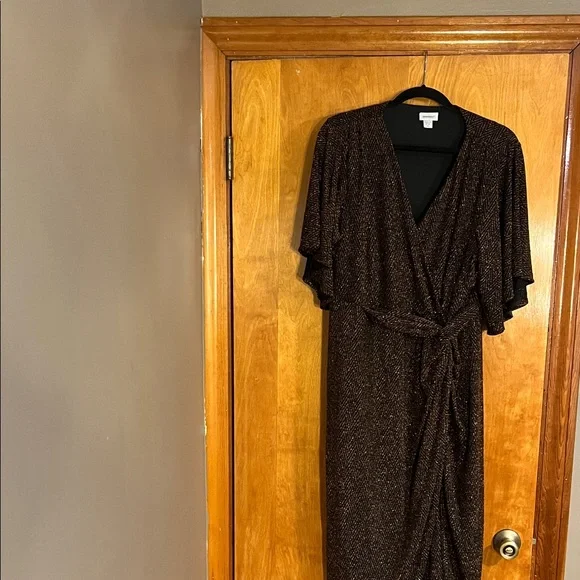 Avenue Women's Black and Gold Blazer - Picture 2 of 3